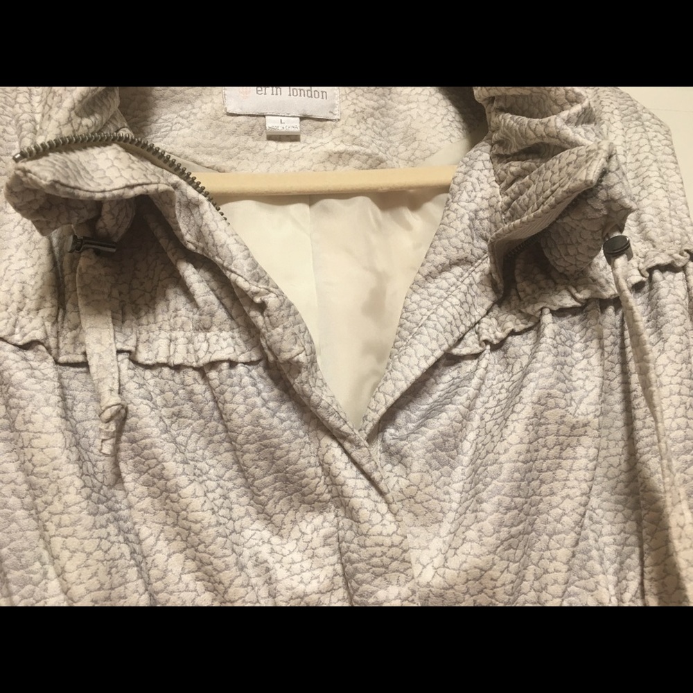 Vest - Picture 4 of 7